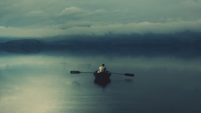 lake-boat-man-paddle-alone-other-1080x1920